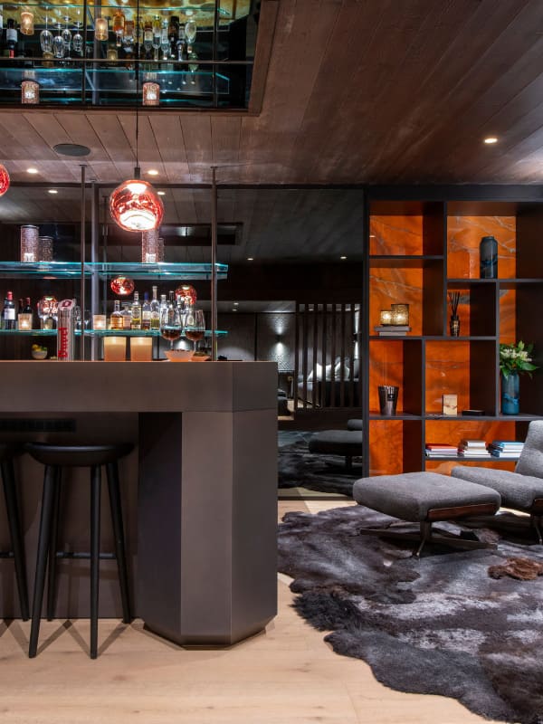 mini bar et grande pièce à vivre chez Avalon Calet, chalet de luxe haute savoie. 